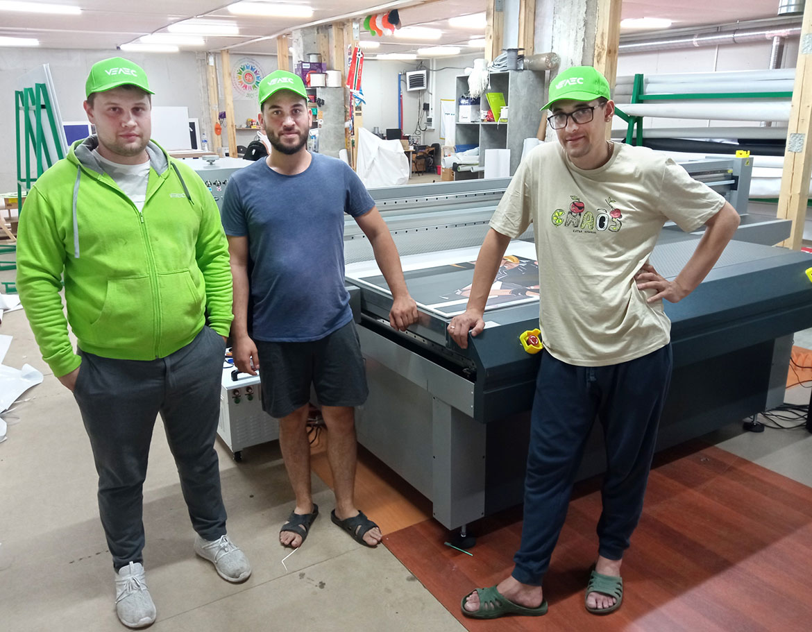 УФ-принтер Sprinter TC-F2132 на мебельном производстве в Казани