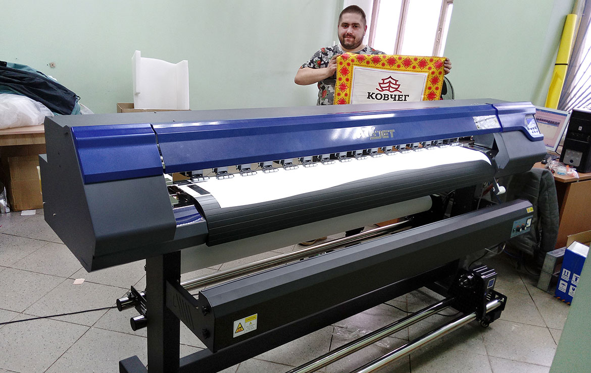 В-ярославской-компании-«PROMEDAL»-с-помощью-ARK-JET-SUB-1600-шьют-спортивную-экипировку