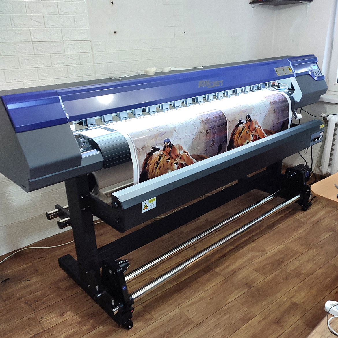 Инсталляция принтера ARK-JET SOL 1601 в рекламном агентстве "Анна" из г. Макеевки (ДНР)