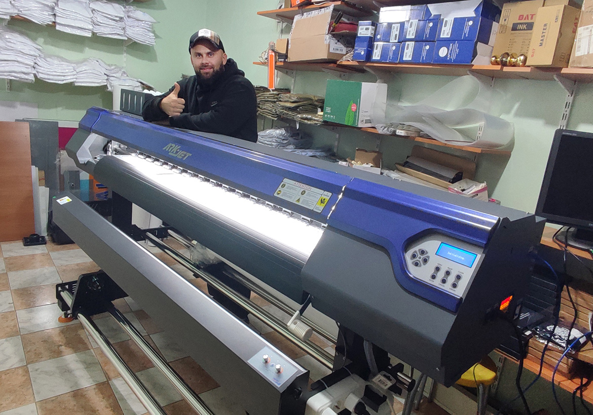 В копировальном центре "Искра" из г. Стаханова (ЛНР) установлен ARK-JET SOL 1600